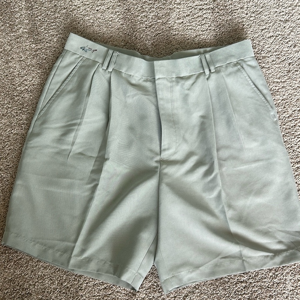 GREG NORMAN GOLF SHORTS